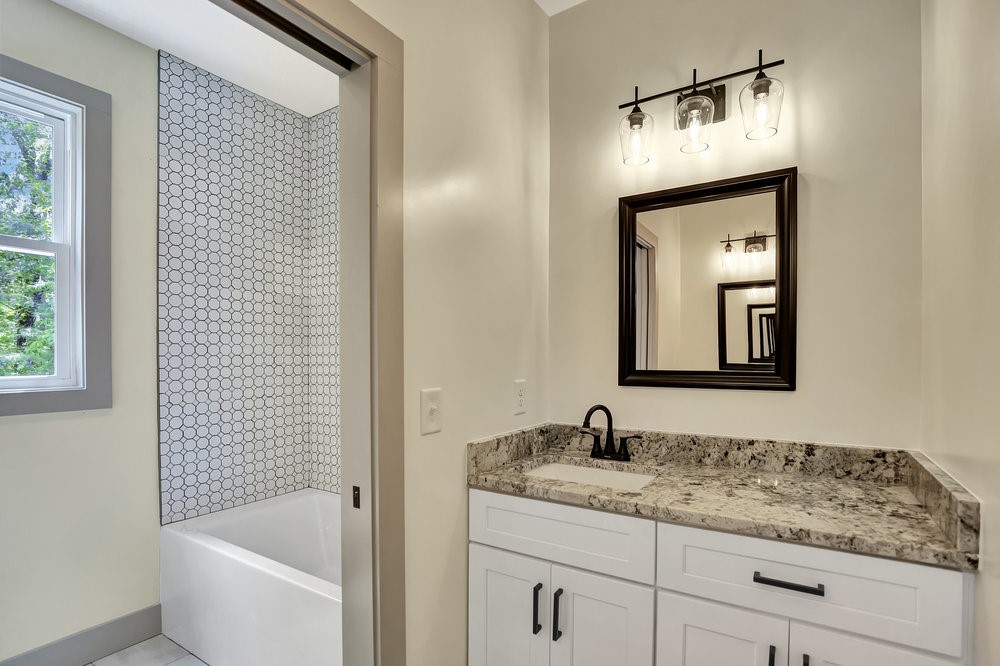 909 Falling Waters Lane Seneca, SC 29672 - Photo 36 of 50 Gallery Image 36