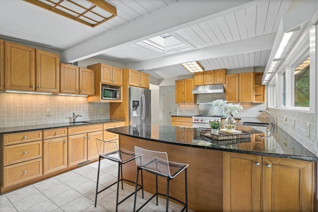 12 Cole Road Wayland, MA 01778 - Photo 12 of 38 Gallery Image 12