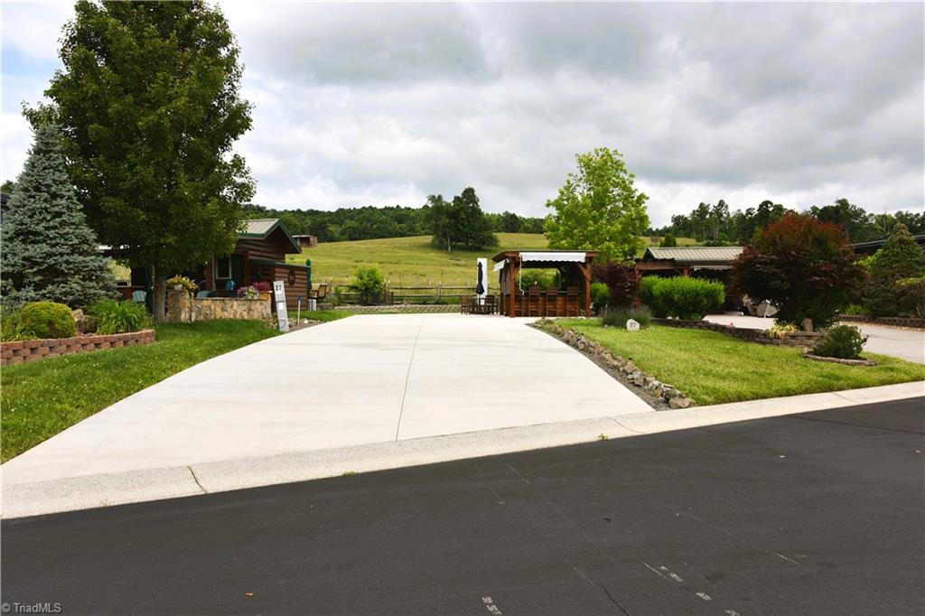 2524 Edmonds Road, Unit 27 Galax, VA 24333 - Photo 2 of 22