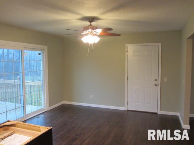 8304 149th Street West Taylor Ridge, IL 61284 - Photo 4 of 24