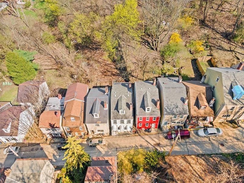 39 Welsh Way Pittsburgh, PA 15203 - Photo 2 of 22