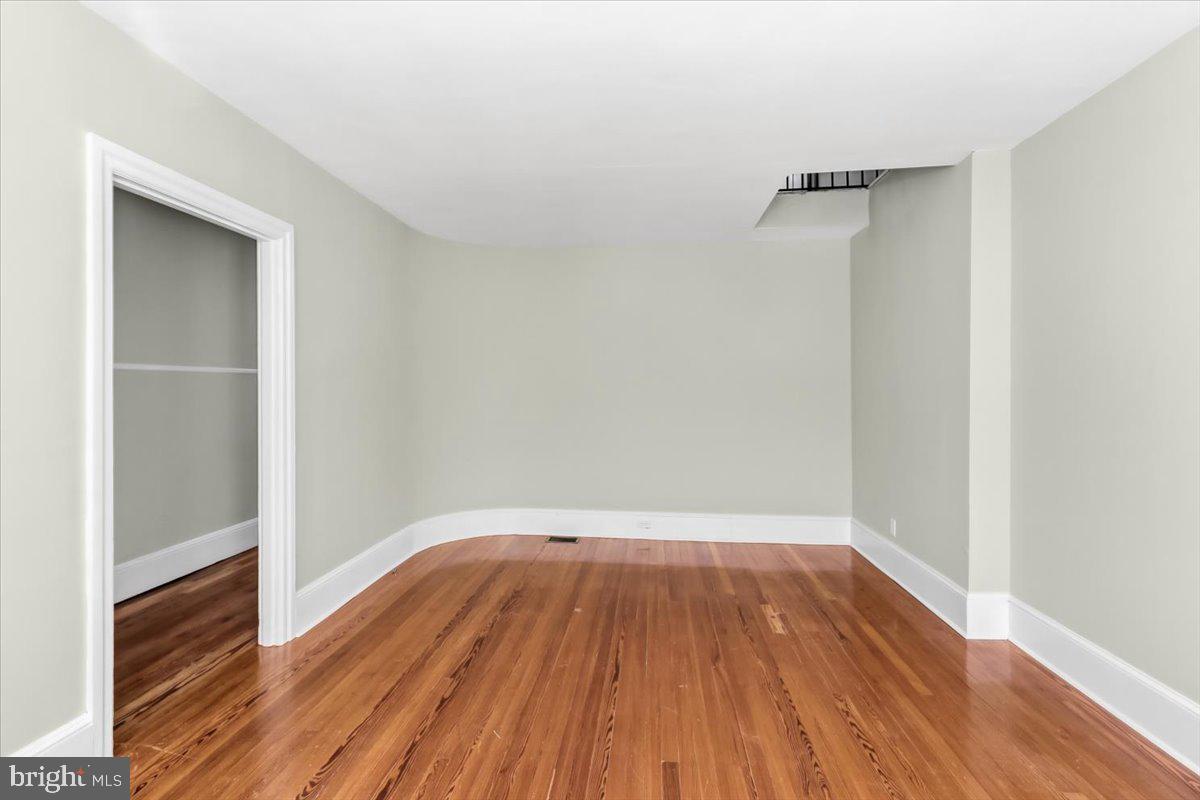 138 Rector Street Philadelphia, PA 19127 - Photo 3 of 32