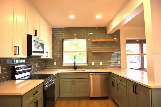 $574,750 | 3530 25th Avenue North, St. Petersburg, FL 33713