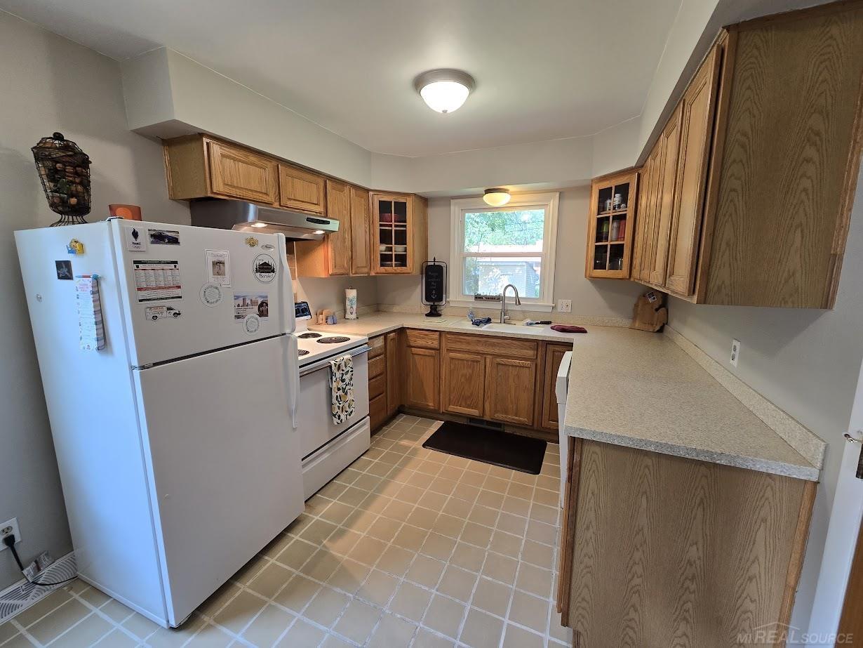 550 Brookside Road Ypsilanti, MI 48197 - Photo 3 of 22 50184327-b6c7a5c1-72cc-4158-a53c-81980e81f083.JPG