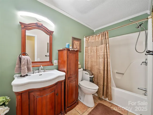 $369,999 | 282 Sourwood Drive, Spruce Pine, NC 28777