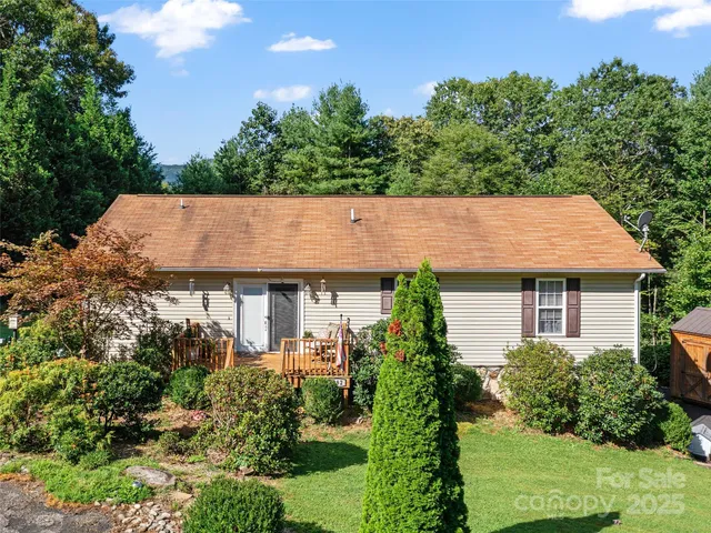 $369,999 | 282 Sourwood Drive, Spruce Pine, NC 28777