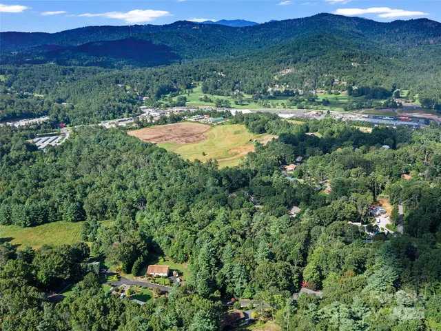 $369,999 | 282 Sourwood Drive, Spruce Pine, NC 28777