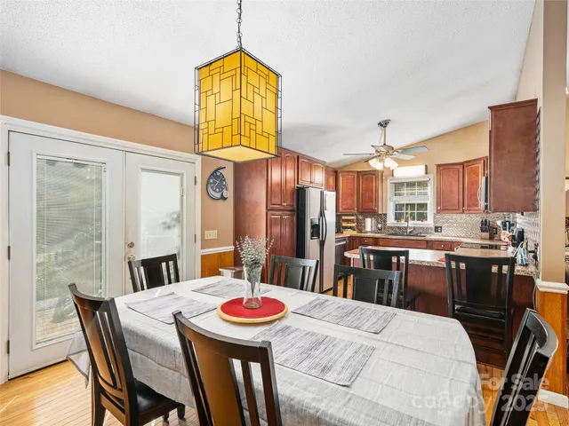 $369,999 | 282 Sourwood Drive, Spruce Pine, NC 28777