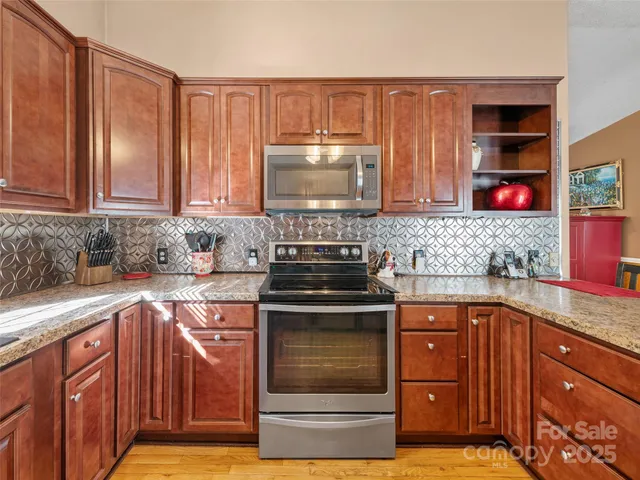 $369,999 | 282 Sourwood Drive, Spruce Pine, NC 28777