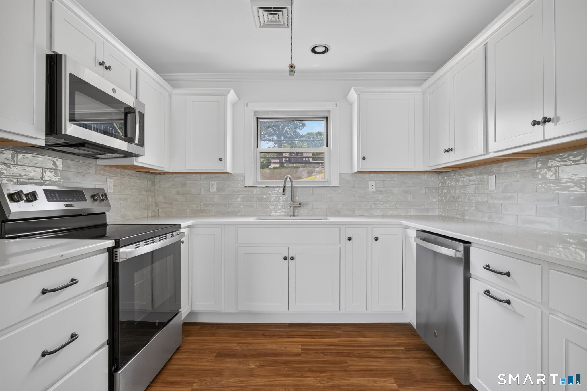 272 Elm Street, Unit UPSTAIRS Groton, CT 06340 - Photo 3 of 38 Newley renovated Kitchen with appliances.
