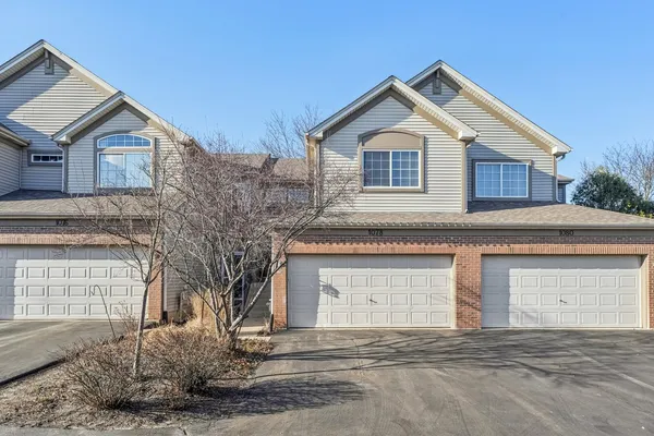 $349,900 | 1078 Park Hill Circle, Unit 1078, Aurora, IL 60502