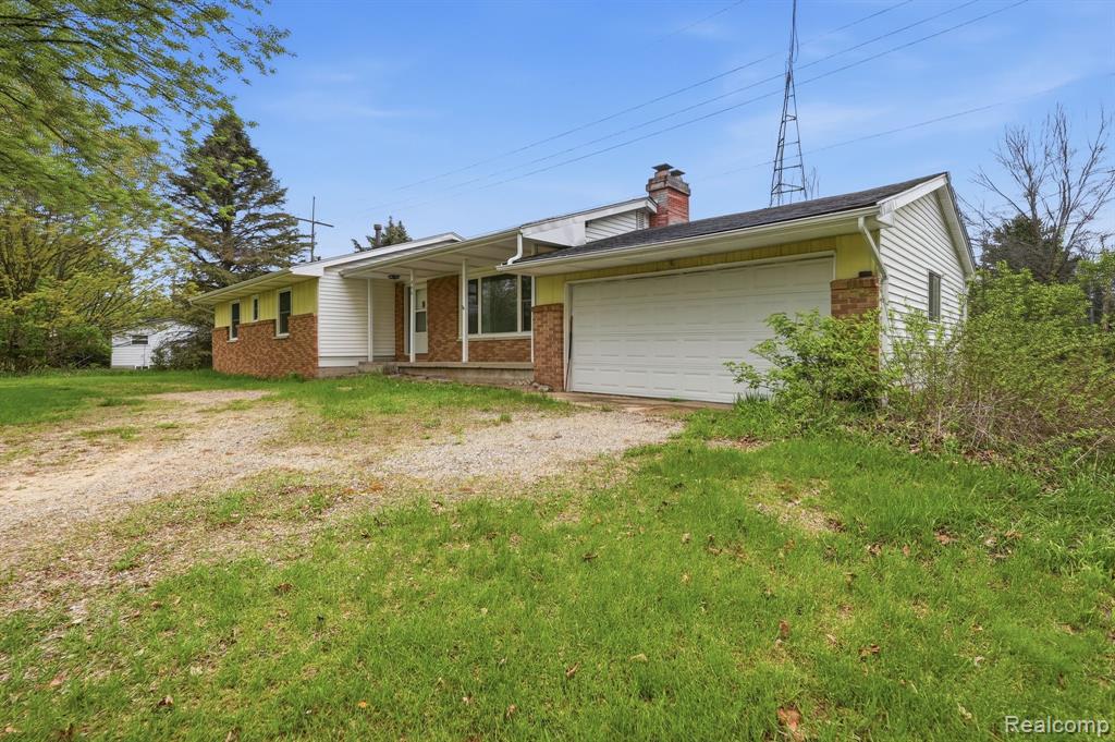 396 Plum Creek Road Lapeer, MI 48446 - Photo 4 of 41