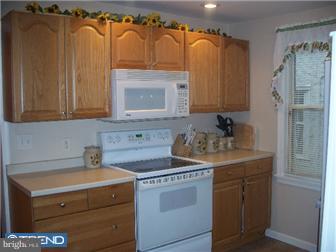 634 New Street Spring City, PA 19475 - Photo 6 of 10 Kitchen