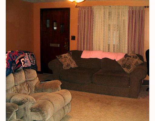 904 Evergreen Road Millvale, PA 15209 - Photo 10 of 17 Living Room.