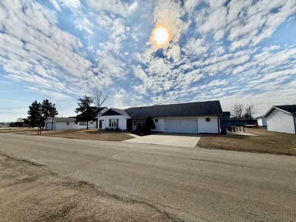 $137,500 | 803 North Street, Thomson, IL 61285