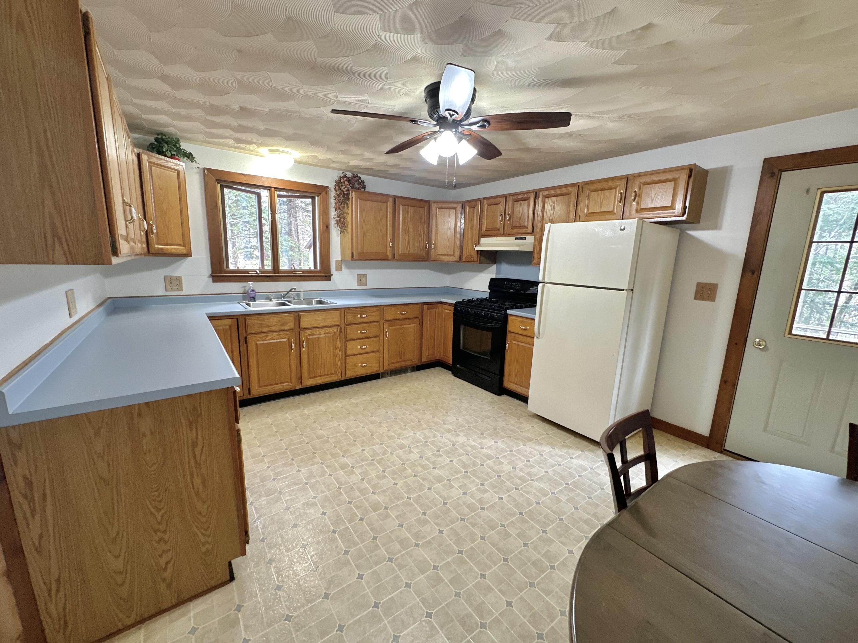 15 Eastbrook Road Franklin, ME 04634 - Photo 5 of 38 IMG_9973