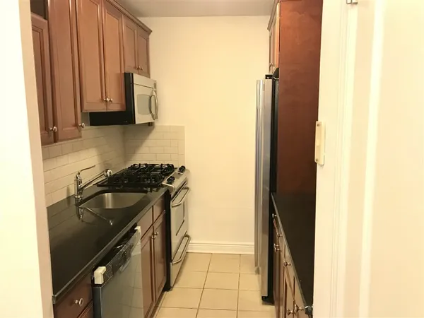 $2,295 | 500 Central Avenue, Unit 213, Union City, NJ 07087
