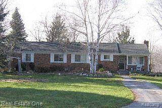 4250 Rohr Road Lake Orion, MI 48359 - Photo 1 of 1 Super Ranch-Acerage & Lake View