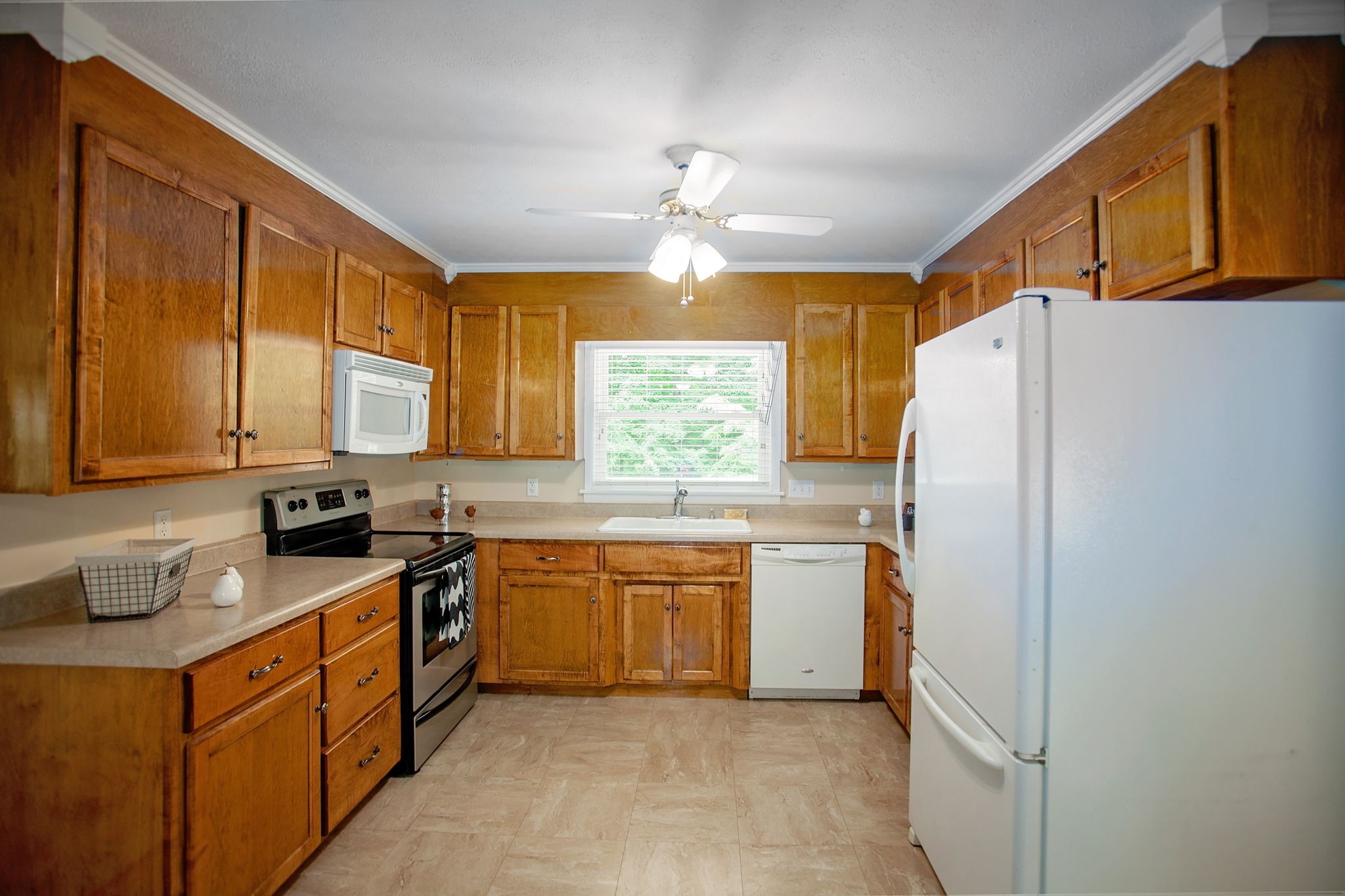 203 Lee Road Dickson, TN 37055 - Photo 5 of 34 Gallery Image 5