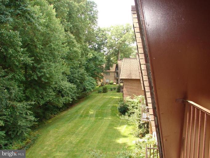 11605 Vantage Hill Road, Unit 21C Reston, VA 20190 - Photo 2 of 26 Back yard