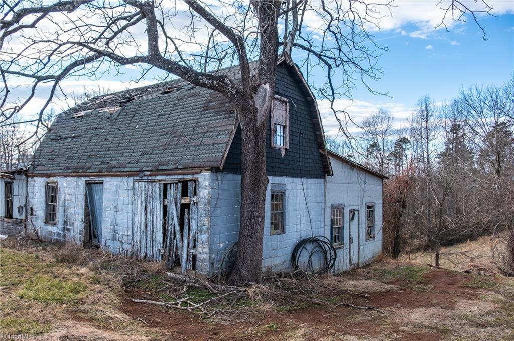 232 D Joe Layne Mill Road Elkin, NC 28621 - Photo 5 of 49 Gallery Image 5