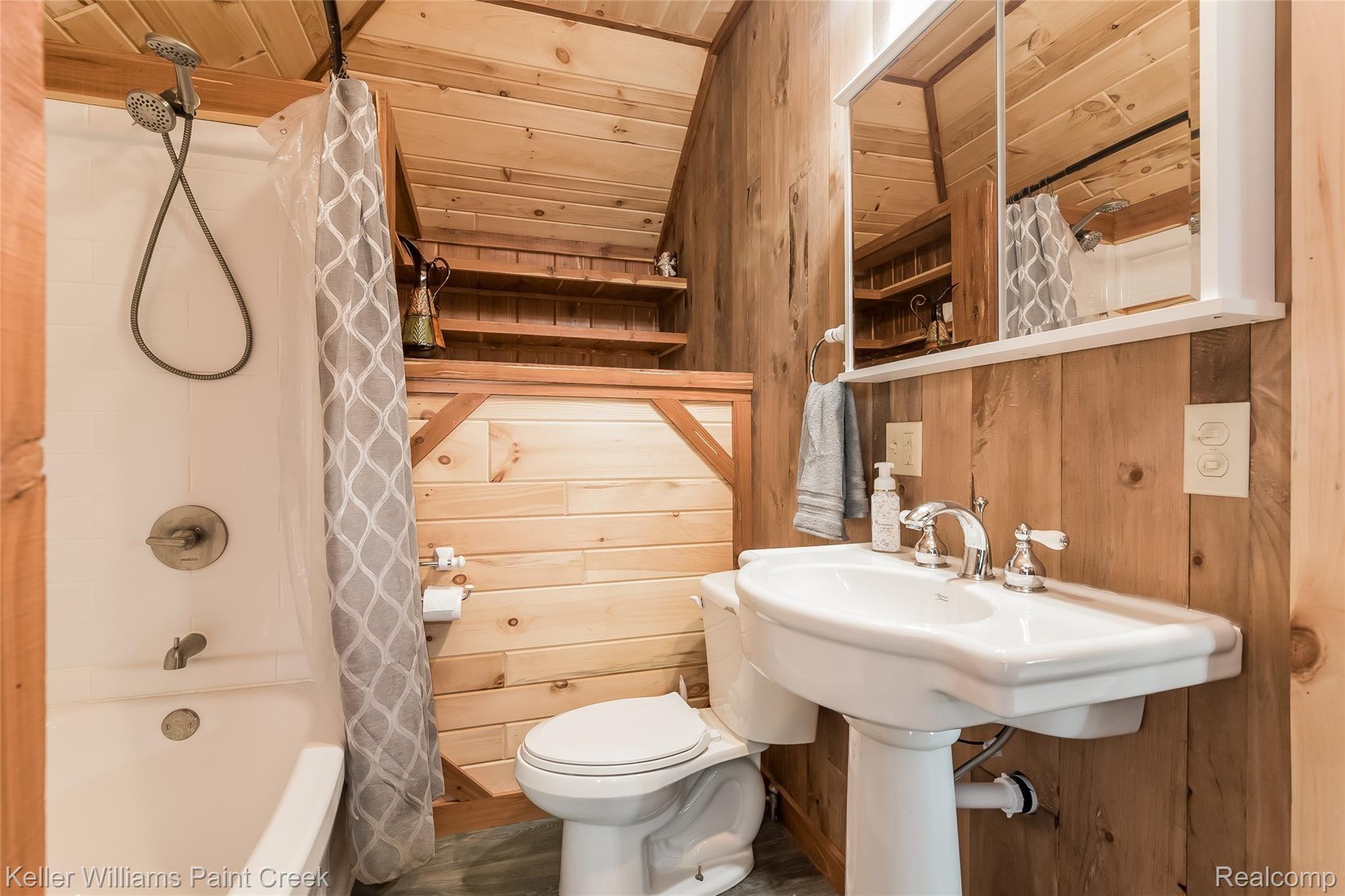 2448 Husak Road Standish, MI 48658 - Photo 25 of 48 020-photo--8603170.jpg