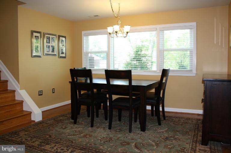 931 Starbit Road Towson, MD 21286 - Photo 11 of 29 Dining Room