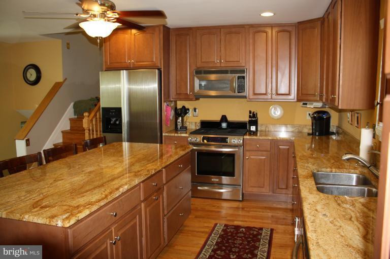 931 Starbit Road Towson, MD 21286 - Photo 18 of 29 Kitchen