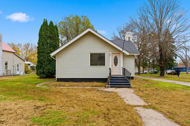 $129,900 | 420 Pleasant Avenue South, Brooten, MN 56316