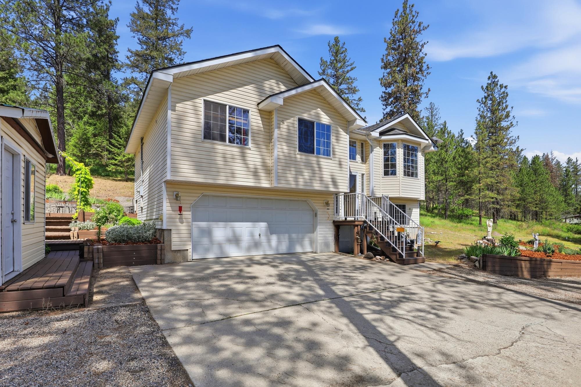 33113 North Milan Road Chattaroy, WA 99003 - Photo 2 of 39