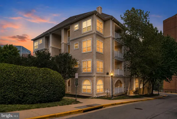 $309,000 | 4551 Strutfield Lane, Unit 4308, Alexandria, VA 22311