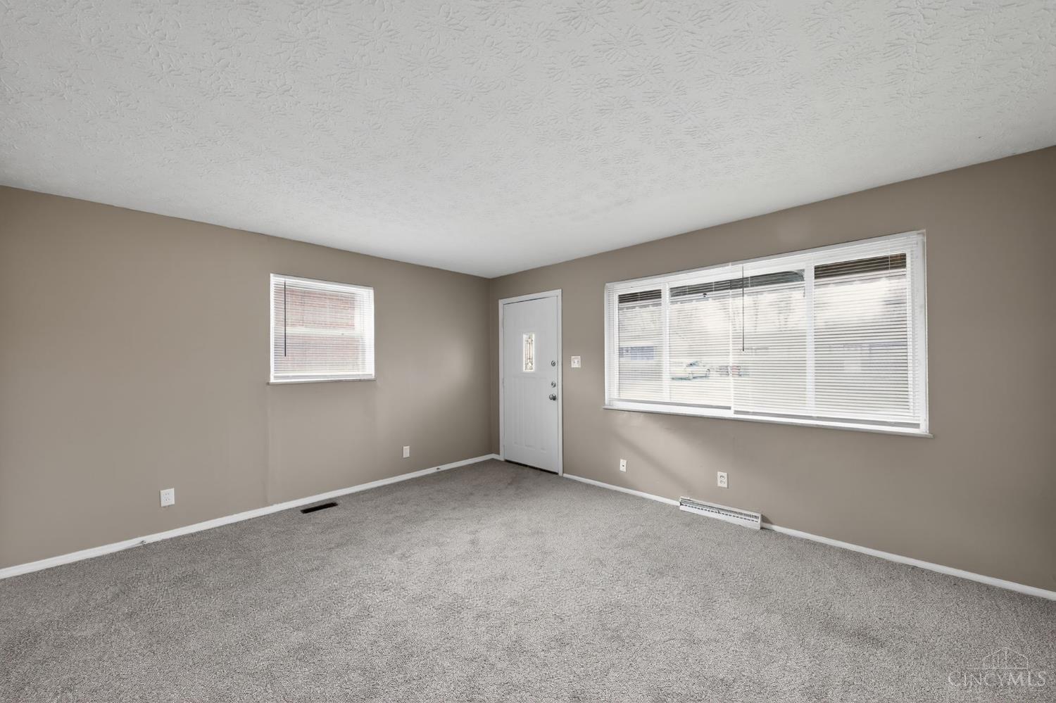 2547 Adams Road Cincinnati, OH 45231 - Photo 9 of 32