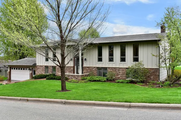 $395,000 | 1614 Valley View Drive, Winona, MN 55987