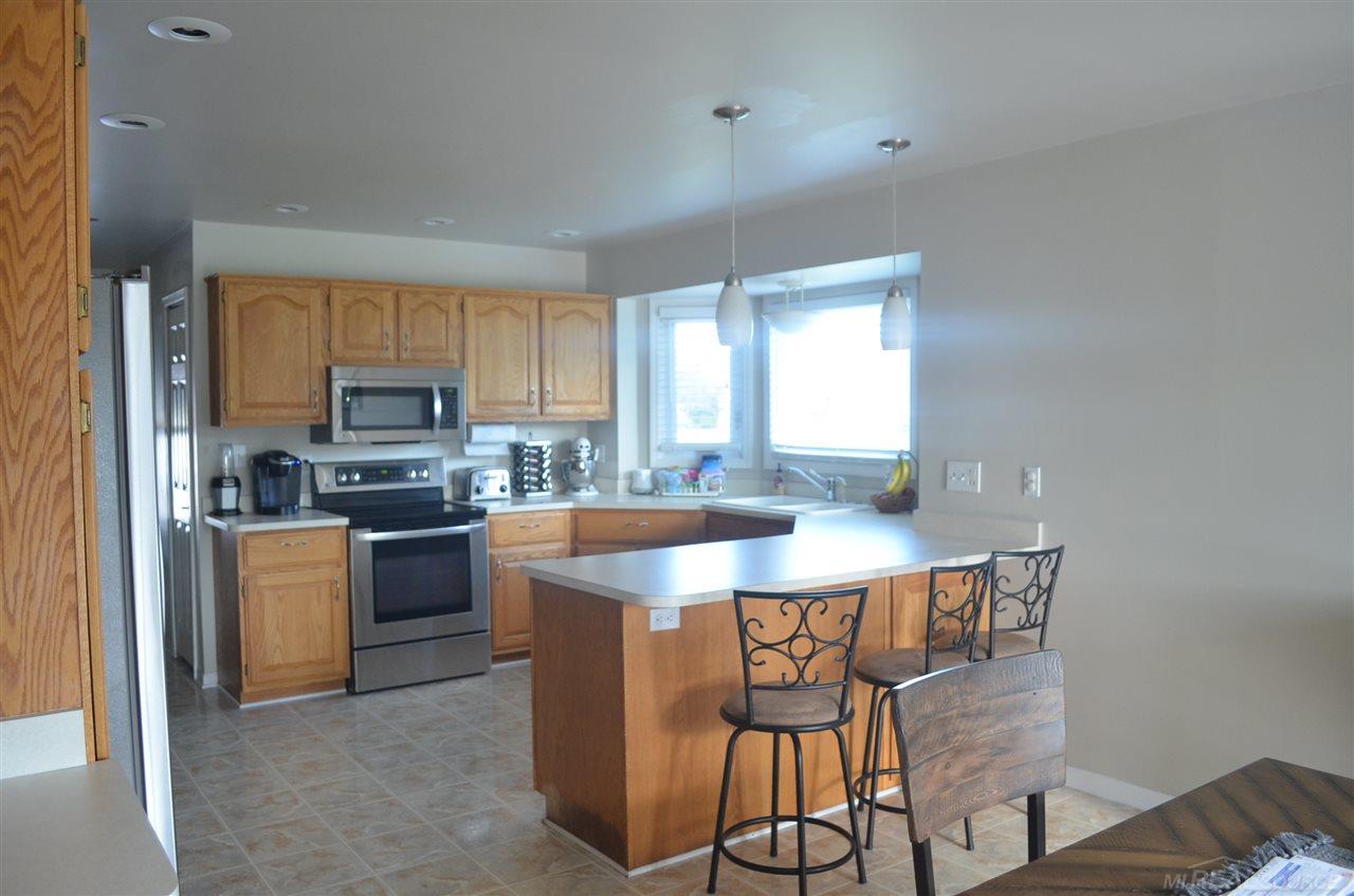 50371 Riverside Drive Macomb, MI 48044 - Photo 3 of 30 Kitchen