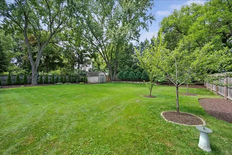 $1,899,000 | 586 Earl Drive, Northfield, IL 60093