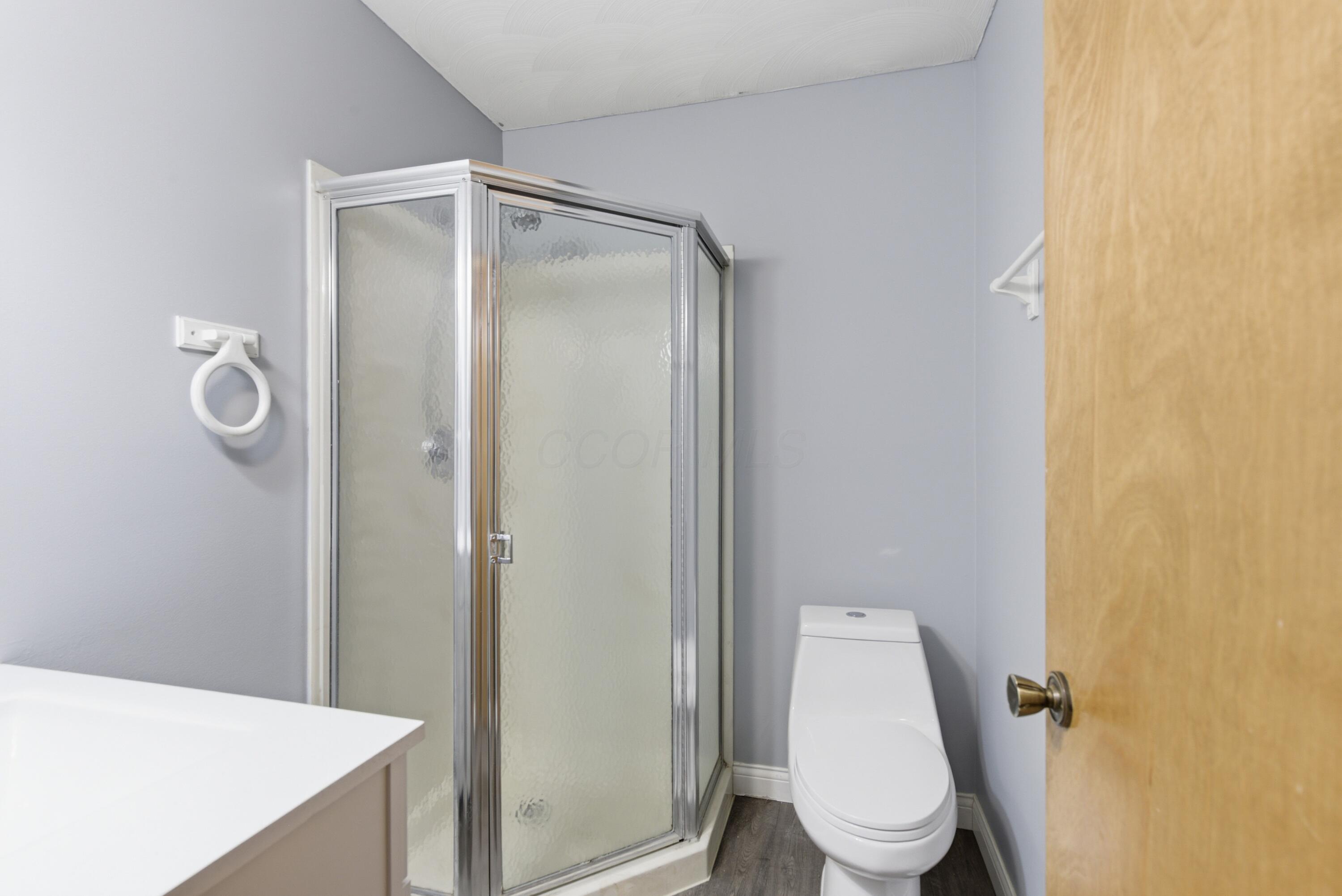 3765 Piatt Road Delaware, OH 43015 - Photo 15 of 31 1st floor bath