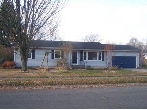 1233 Rochester Boulevard Rochester, IN 46975 - Photo 1 of 4