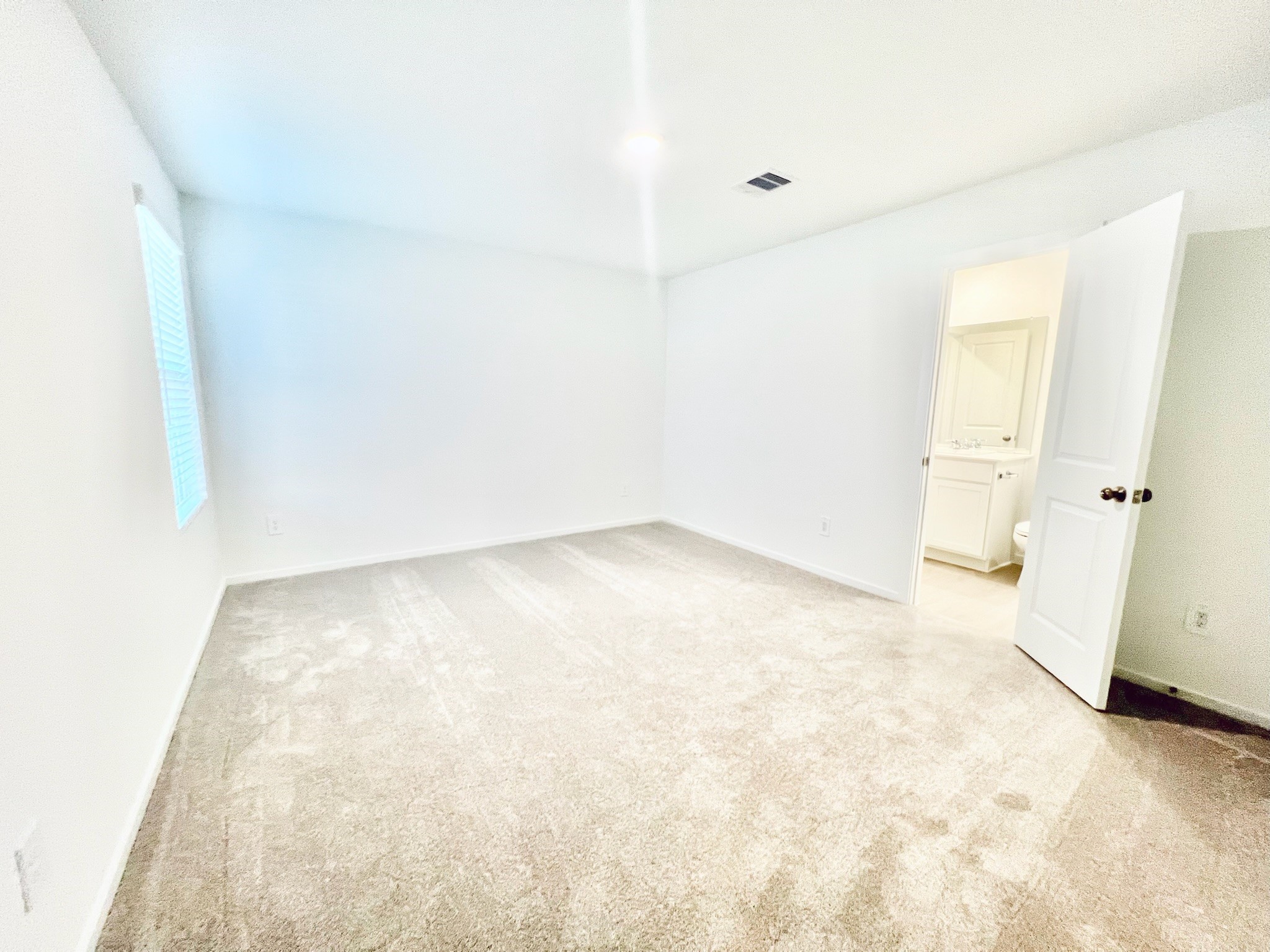 1359 Diamond Carnation Drive Conroe, TX 77301 - Photo 7 of 14 Primary Bedroom