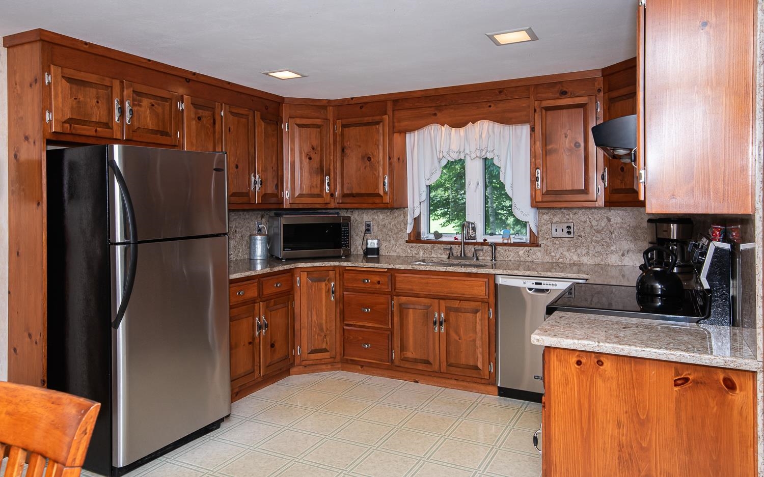 156 Buttrick Road Hampstead, NH 03841 - Photo 6 of 39