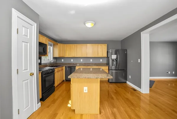 $1,835,000 | 81 Beecher Place, Unit 81, Newton, MA 02459