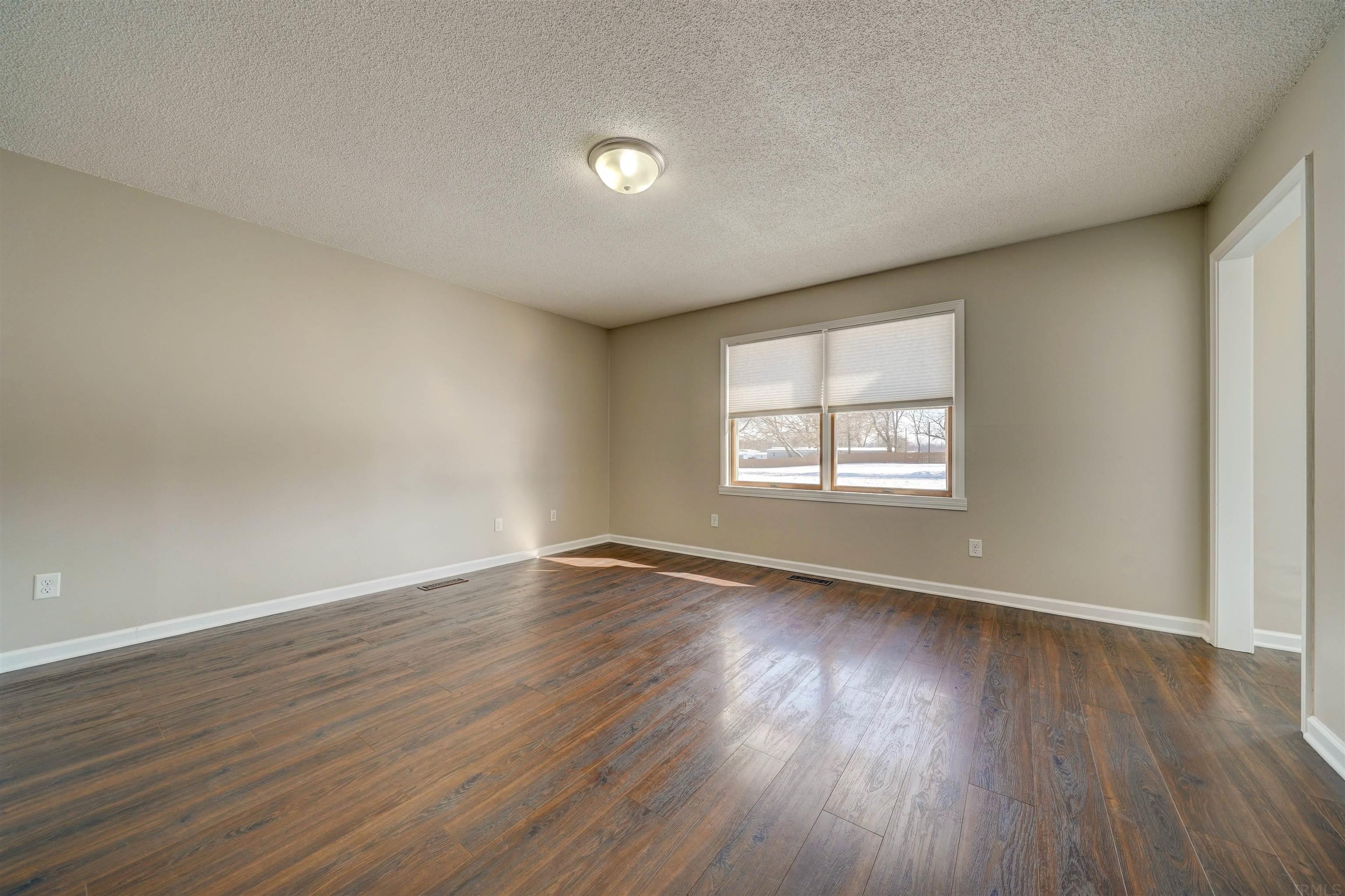 425 North Washington Street Waterloo, IN 46793 - Photo 10 of 36 Gallery Image 10
