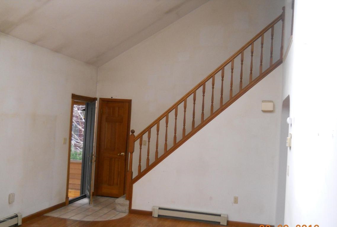 4074 Red Apple Road Manistee, MI 49660 - Photo 9 of 22 1817166-8.JPG