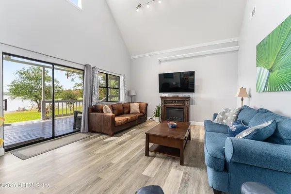 $550,000 | 198 Lake Ray Road, Hawthorne, FL 32640