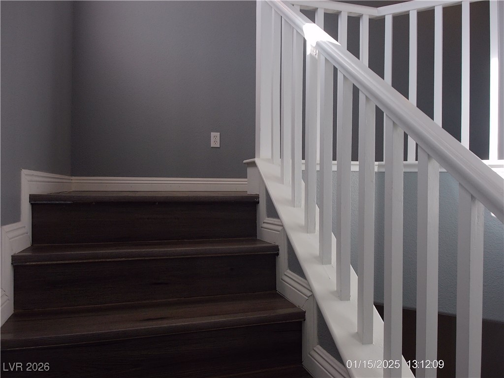 7332 Ribbon Ridge Avenue Las Vegas, NV 89129 - Photo 10 of 28 View of stairway
