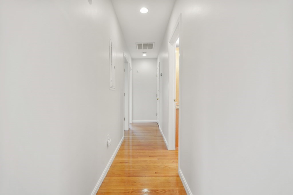 286 Riverside Avenue, Unit 4 Medford, MA 02155 - Photo 8 of 18 Gallery Image 8