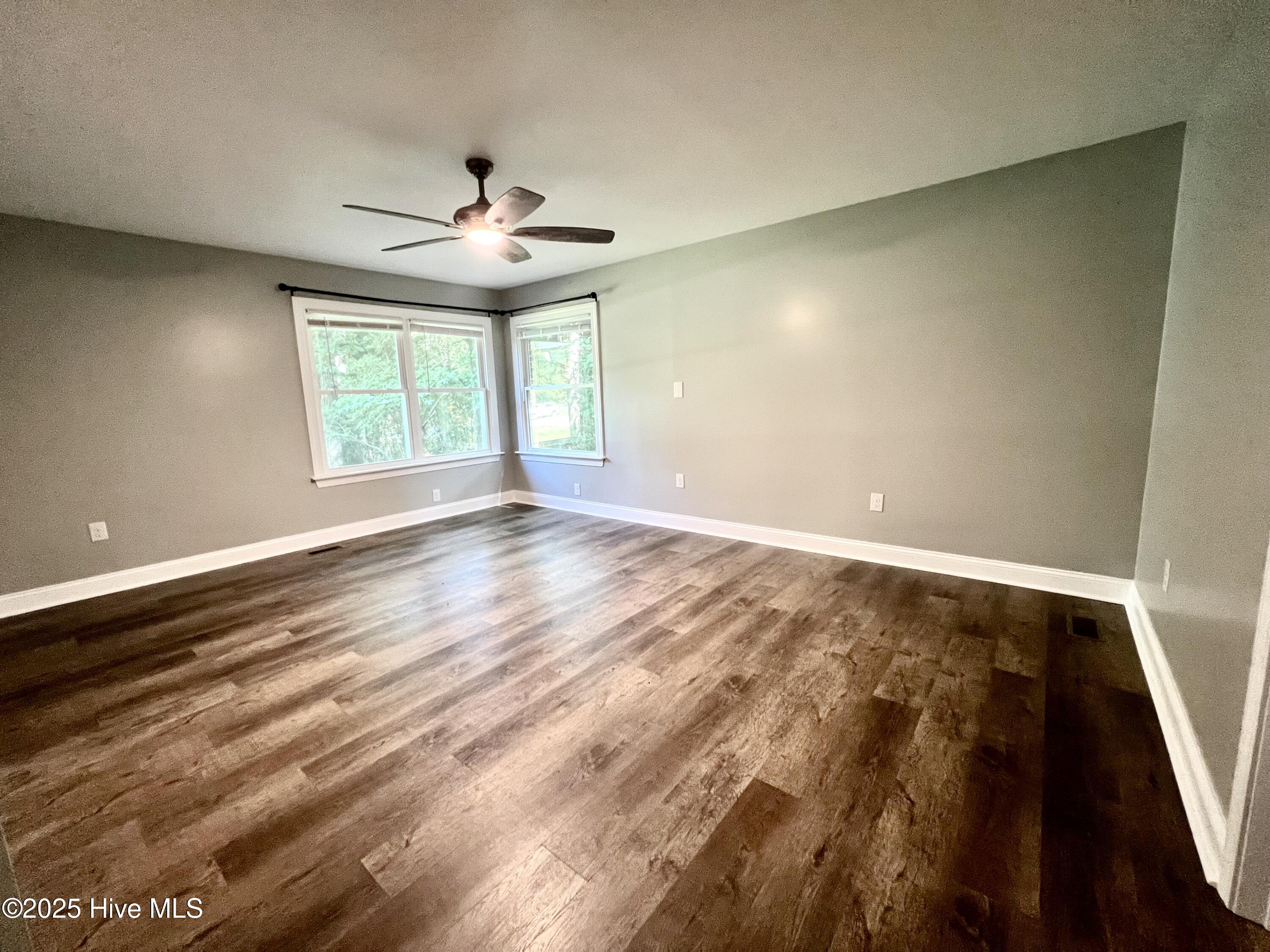 108 Pulley Road Havelock, NC 28532 - Photo 16 of 21 Primary Suite