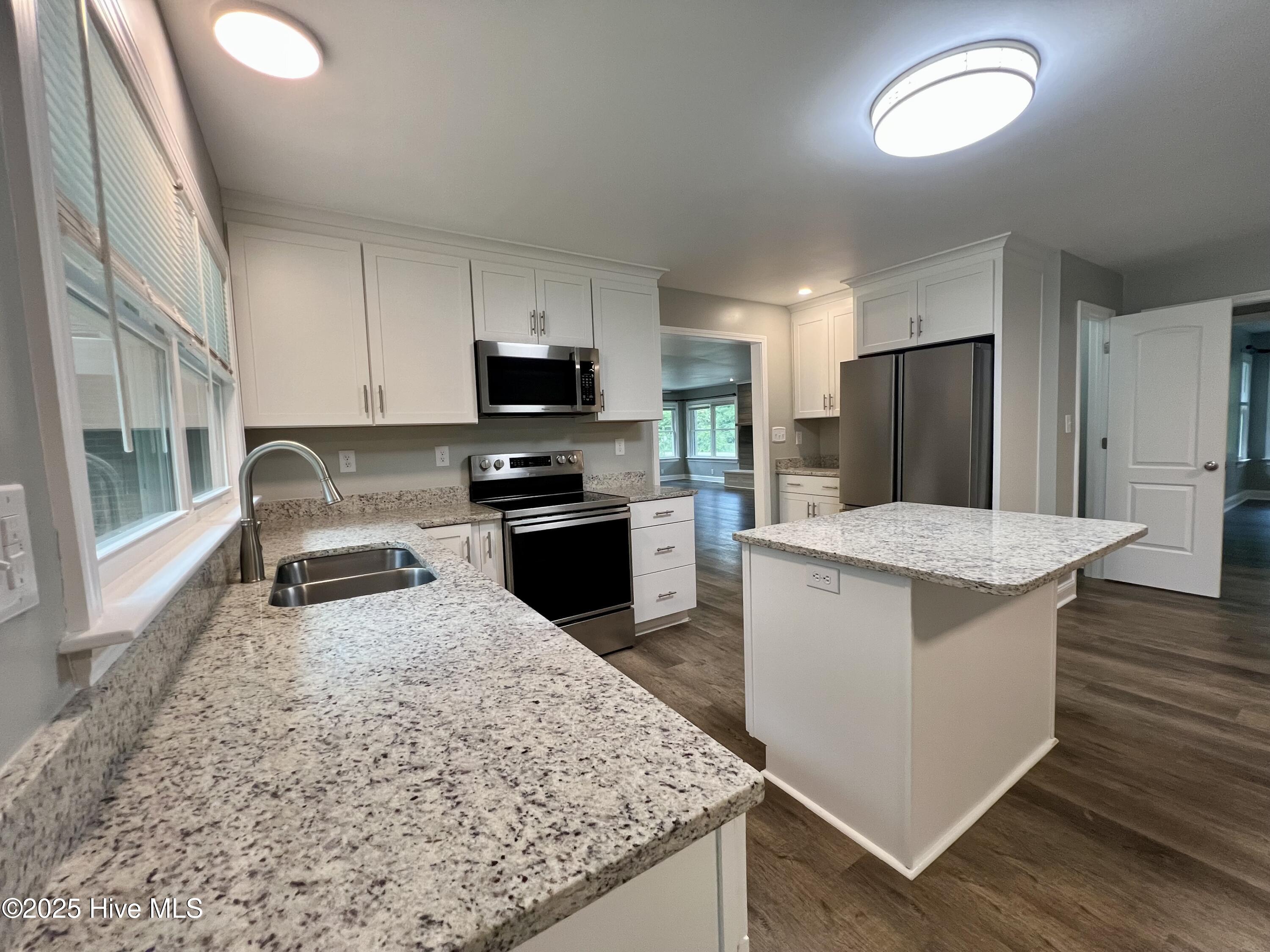 108 Pulley Road Havelock, NC 28532 - Photo 9 of 21 Kitchen