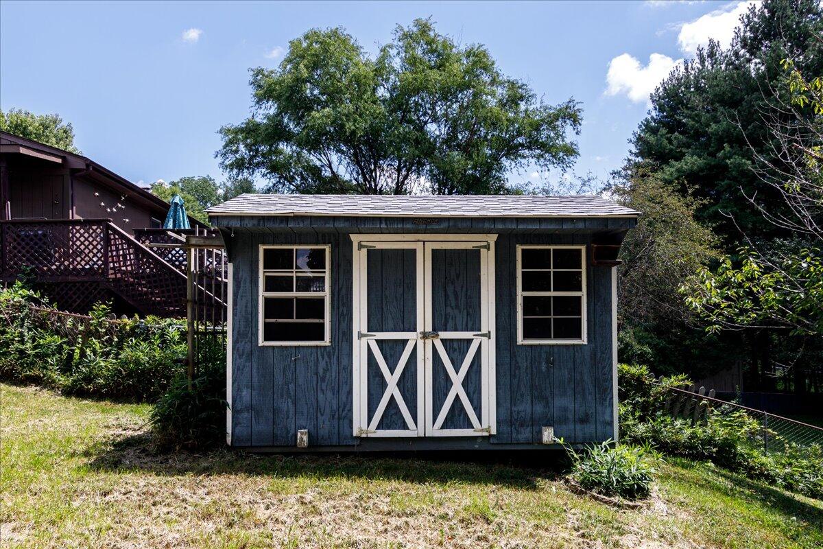 8358 Robin Lynn Road Roanoke, VA 24019 - Photo 20 of 21 30-30-8358 Robyn Lynn Rd.-9703