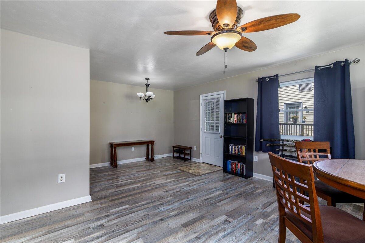 8358 Robin Lynn Road Roanoke, VA 24019 - Photo 6 of 21 05-05-8358 Robyn Lynn Rd.-9567-Edit