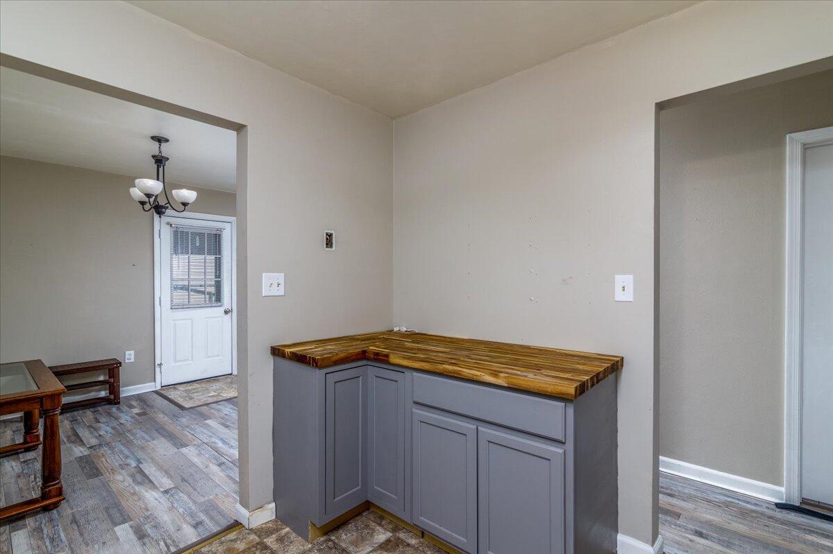 8358 Robin Lynn Road Roanoke, VA 24019 - Photo 10 of 21 12-12-8358 Robyn Lynn Rd.-9601-Edit